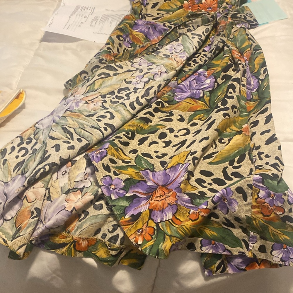 Tommy Bahama sleeveless dress w/side tie & slits in front and back.So flattering - Picture 9 of 10